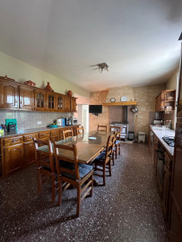 Vente
Maison familiale de 6 chambres sur vaste terrain