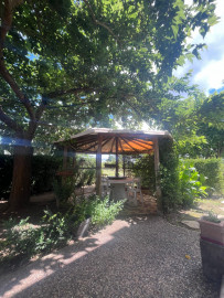 Vente
Maison familiale de 6 chambres sur vaste terrain