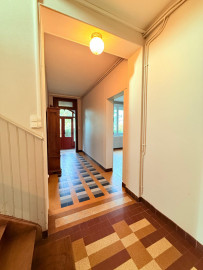Vente
Maison familiale de 6 chambres sur vaste terrain