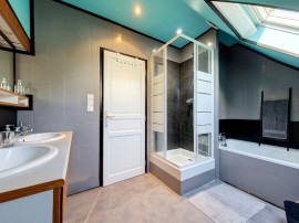 
                                                                                        Vente
                                                                                         Maison familiale de caractère, 4 chambres, jardin, atelier, garage, toit-terasse
