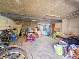 
                                                                                        Vente
                                                                                         Maison familiale de caractère, 4 chambres, jardin, atelier, garage, toit-terasse
