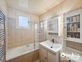 
                                                                                        Vente
                                                                                         Maison familiale de plein pied avec jardin