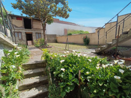 
                                                                                        Vente
                                                                                         Maison familiale jardin et garage