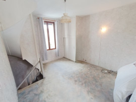 
                                                                                        Vente
                                                                                         Maison familiale jardin et garage