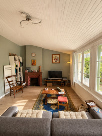 
                                                                                        Vente
                                                                                         MAISON FAMILIALE + COMMERCE – 5 CHAMBRES
