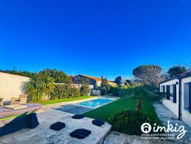 
                                                                                        Vente
                                                                                         Maison familiale rénovée avec piscine + un T2