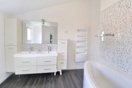 
                                                                                        Vente
                                                                                         Maison familiale rénovée de 156 m² – 4 ch