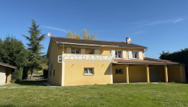 
                                                                                        Vente
                                                                                         MAISON FAMILIALE SUR DEUX NIVEAUX – 250 M² – TERRAIN 2 300 M² – DPE B