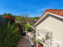 
                                                                                        Vente
                                                                                         Maison familiale - Véranda lumineuse & piscine