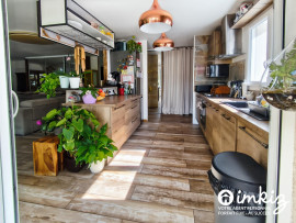 
                                                                                        Vente
                                                                                         Maison familiale - Véranda lumineuse & piscine