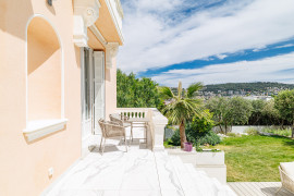 
                                                                                        Vente
                                                                                         Maison  - Hôtel Particulier  - 7 pièces  - 214.27 m²