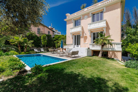 
                                                                                        Vente
                                                                                         Maison  - Hôtel Particulier  - 7 pièces  - 214.27 m²