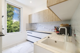
                                                                                        Vente
                                                                                         Maison  - Hôtel Particulier  - 7 pièces  - 214.27 m²