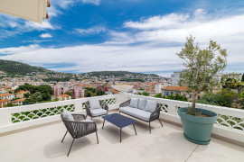
                                                                                        Vente
                                                                                         Maison  - Hôtel Particulier  - 7 pièces  - 214.27 m²
