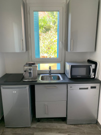 
                                                                                        Location
                                                                                         Maison indépendante dans un agréable jardin à 15 min du centre de Paris (loyer tout inclus)