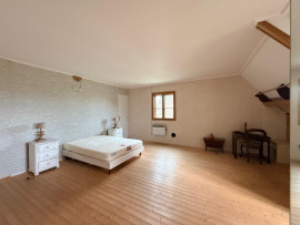 
                                                                                        Vente
                                                                                         maison individuelle - 210 m2 - LAMONZIE SAINT MARTIN