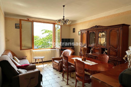 
                                                                                        Vente
                                                                                         Maison individuelle à fort potentiel sur terrain piscinable de 552 m² – Vénissieux secteur résidentiel