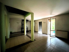 Vente
MAISON AVEC JARDIN & GARAGE - LYON 8