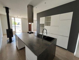 Vente
MAISON INDIVIDUELLE AVEC JARDIN - LYON 8