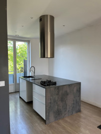Vente
MAISON INDIVIDUELLE AVEC JARDIN - LYON 8