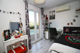 
                                                                                        Vente
                                                                                         MAISON INDIVIDUELLE RÉCENTE - Secteur SAINT-PIERRE DE FÉRIC / COSTIÈRES - VUE DÉGAGÉE ET CALME avec PISCINE