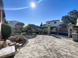 
                                                                                        Vente
                                                                                         Maison  - Maison de ville  - 3 pièces  - 129.6 m²
