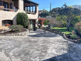 
                                                                                        Vente
                                                                                         Maison  - Maison de ville  - 3 pièces  - 129.6 m²