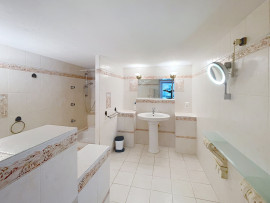 
                                                                                        Vente
                                                                                         Maison  - Maison de ville  - 3 pièces  - 129.6 m²