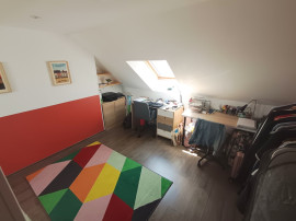 
                                                                                        Location
                                                                                         Maison meublée, T4 avec cour et véranda