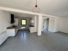 Vente
Maison mitoyenne de 93m2 avec garage