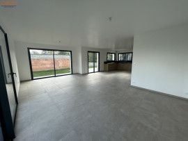 
                                                                                        Location
                                                                                         Maison neuve 3 chambres garage proche Amiens