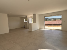 
                                                                                        Vente
                                                                                         🏡 Maison plain-pied  96 m² Terrain 739 m²