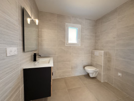 
                                                                                        Vente
                                                                                         🏡 Maison plain-pied  96 m² Terrain 739 m²