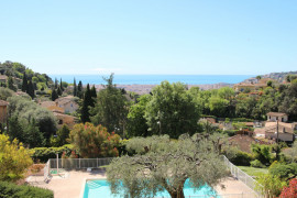 
                                                                                        Vente
                                                                                         Maison Nice Gairaut 108m2 Vue Mer au calme avec 600m2 de jardin