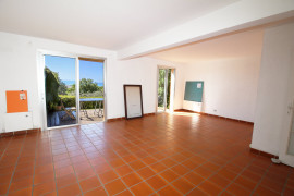 
                                                                                        Vente
                                                                                         Maison Nice Gairaut 108m2 Vue Mer au calme avec 600m2 de jardin