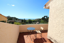 
                                                                                        Vente
                                                                                         Maison Nice Gairaut 108m2 Vue Mer au calme avec 600m2 de jardin