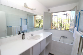 
                                                                                        Vente
                                                                                         Maison Nice Gairaut 108m2 Vue Mer au calme avec 600m2 de jardin