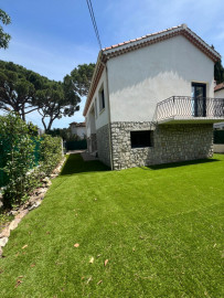 Vente
MAISON OU 3 APPARTEMENTS (1 T3 + 2 T2) EXCLU