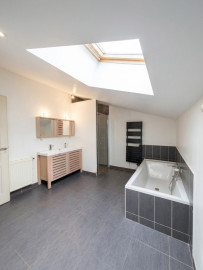 
                                                                                        Vente
                                                                                         Maison pierre avec chai et terrain Langon