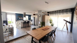 
                                                                                        Vente
                                                                                         Maison plain-pied 106 m2 - 3 chambres - VILLECHENEVE
