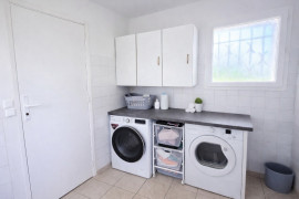 
                                                                                        Vente
                                                                                         Maison plain-pied 130 m² – 4 chambres – piscine – terrain 3 200 m² – assainissement conforme