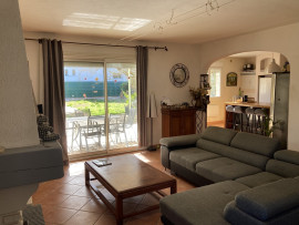 
                                                                                        Vente
                                                                                         Maison plain-pied 3 Chbes sur 980 m², piscine