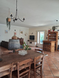 
                                                                                        Vente
                                                                                         Maison plain-pied 3 chbres + bureau sur 700m²