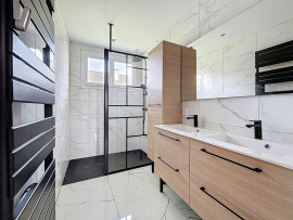 
                                                                                        Vente
                                                                                         MAISON PLAIN PIED RENOVEE 4 CHAMBRES SAINT-LO