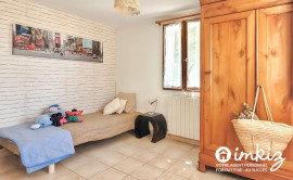 
                                                                                        Vente
                                                                                         Maison provençale  T6 piscine et garage