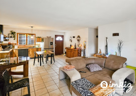 
                                                                                        Vente
                                                                                         Maison récente 4 pièces avec piscine