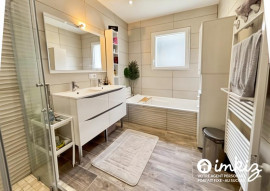 Vente
Maison récente T5 de 112 m² de plain-pied