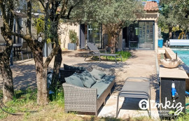 
                                                                                        Vente
                                                                                         Maison récente2015, gr oliviers, pas de vis à vis,