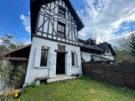 
                                                                                        Vente
                                                                                         MAISON REMPLIE DE CHARME