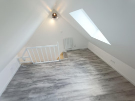 Location
Maison rénovée 1 chambre, cour.
